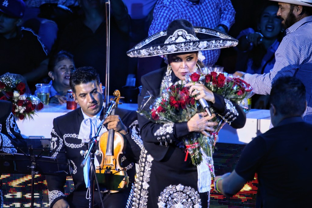 Entrega Chihuahua amor a Aída Cuevas en el&nbsp;Palenque