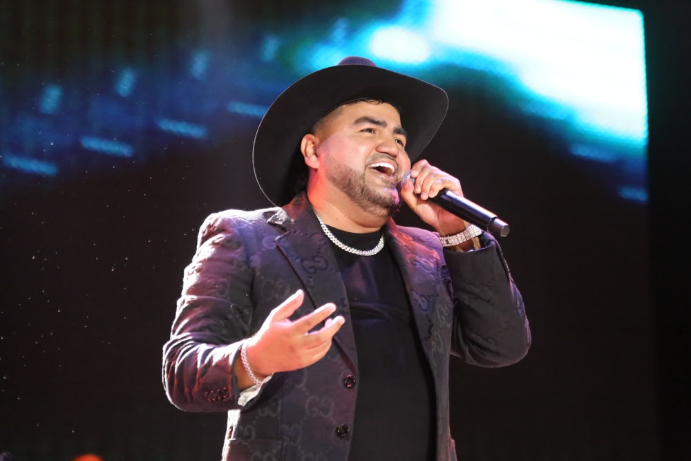 Brinda El Mimoso noche de mucho ritmo en el Teatro del&nbsp;Pueblo